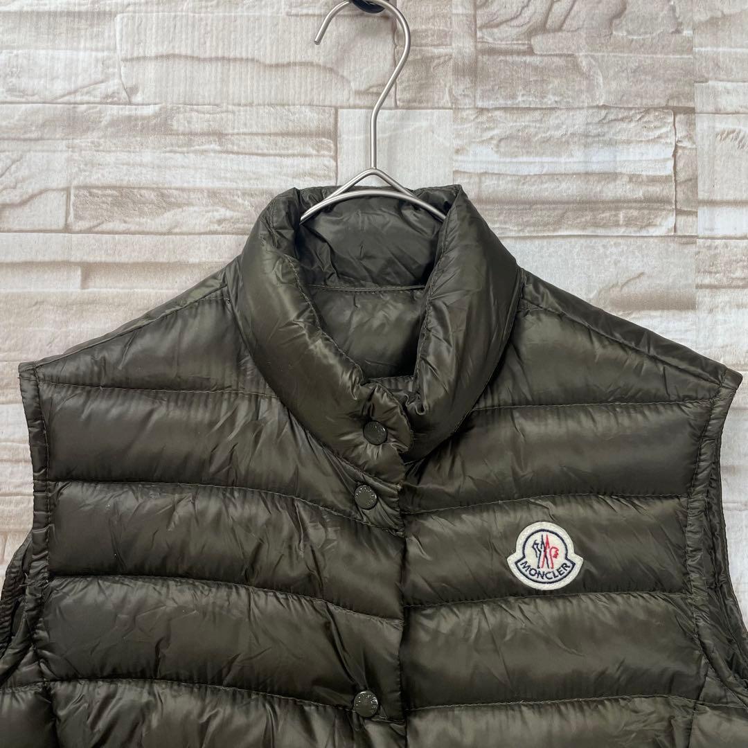 【良品】モンクレール★LIANE　リアンヌ　ダウンベスト　ワッペン　カーキ　1