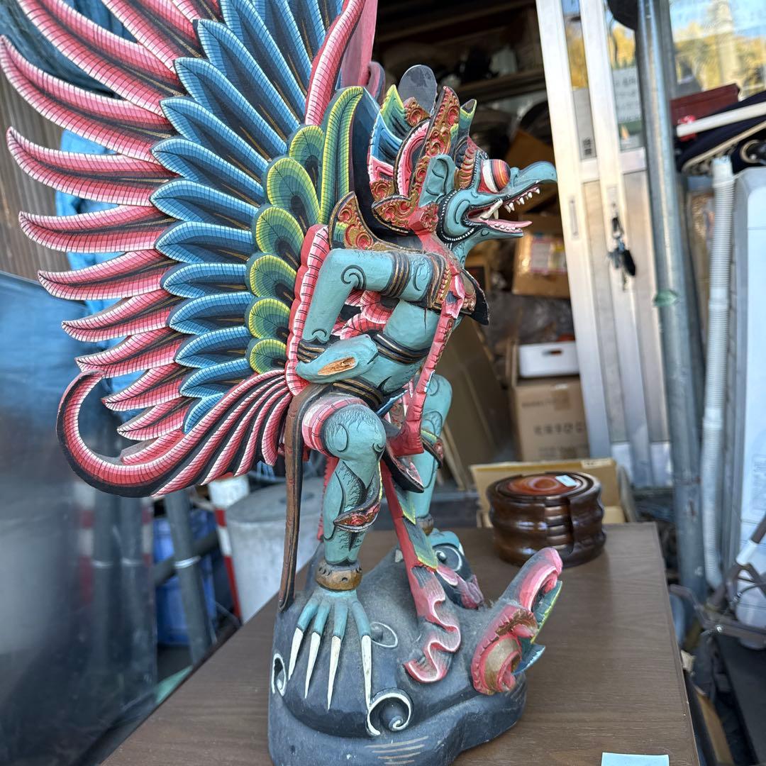 木製神話的生き物彫刻