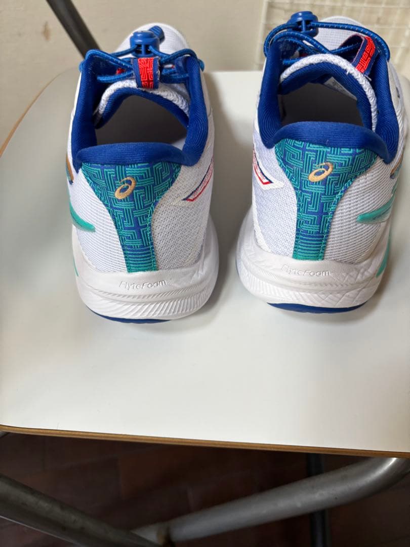 ASICS バレーボールシューズ ホワイト/ブルー/レッド