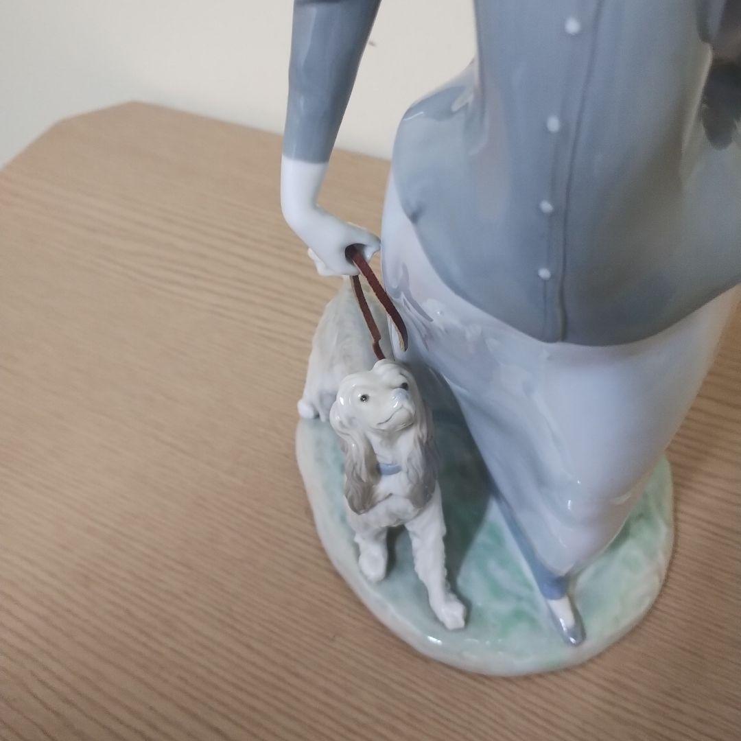 リヤドロ 愛犬とかける貴婦人