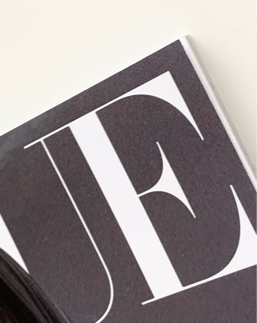 女性情報誌 Vogue Greece December 2022 Dove Cameron