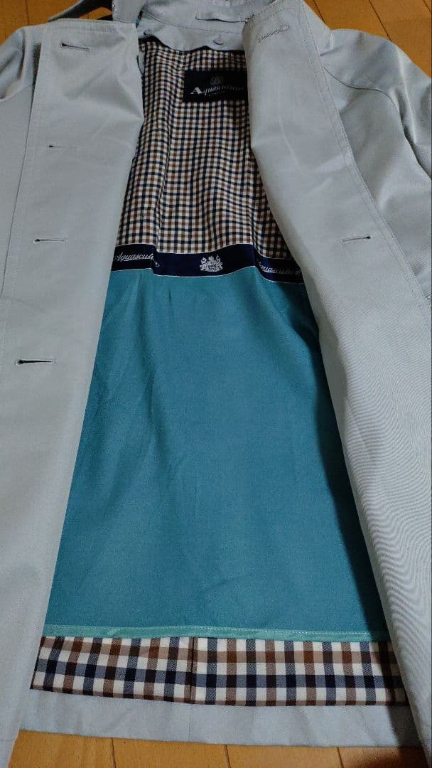 アクアスキュータム Aライン トレンチコート　サイズ10