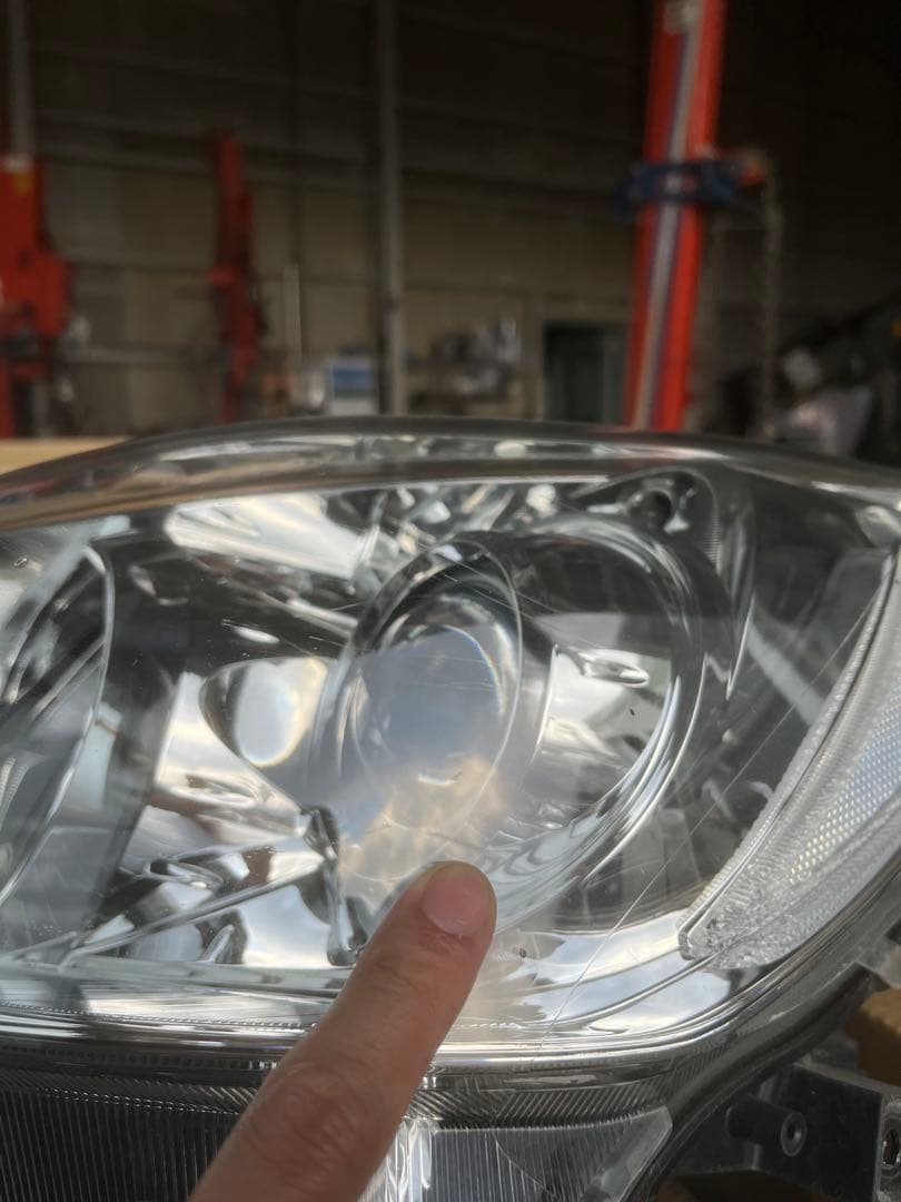 NHP10 アクア 左ヘッドランプ