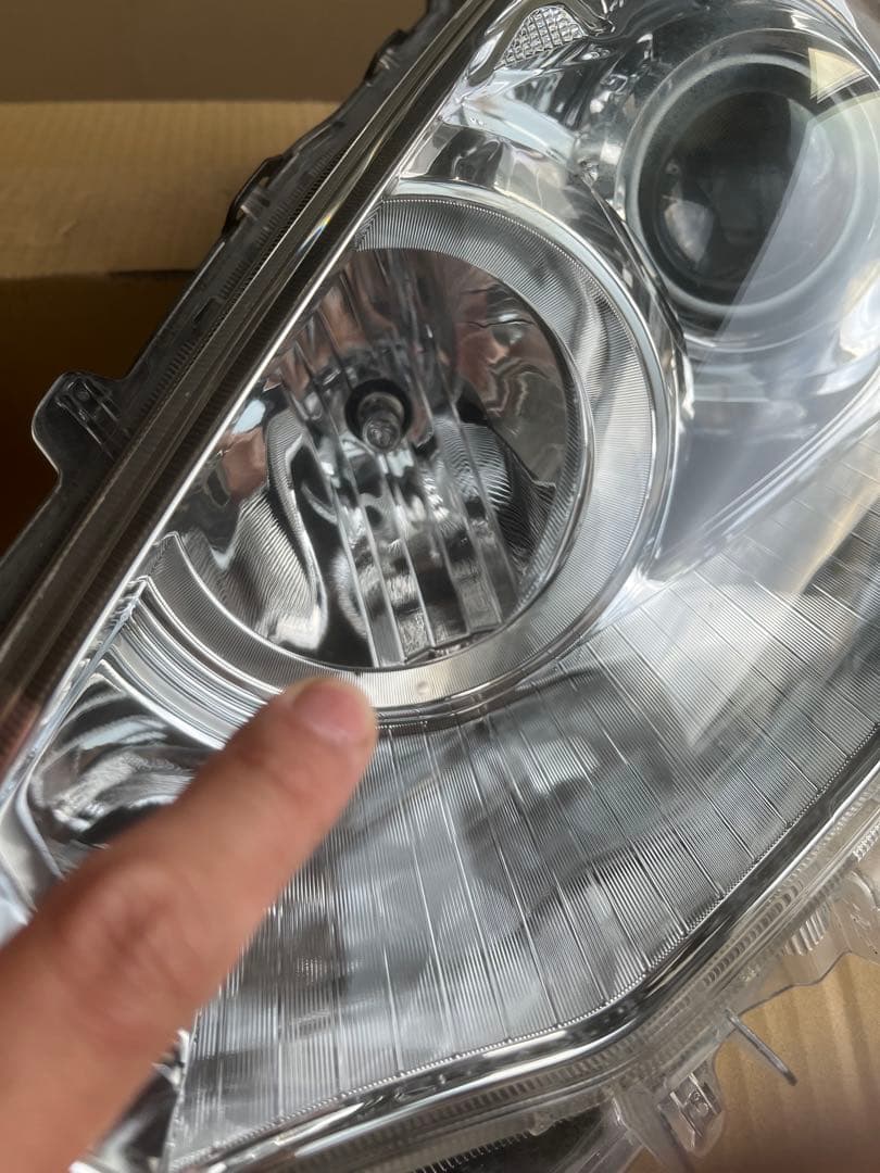 NHP10 アクア 左ヘッドランプ