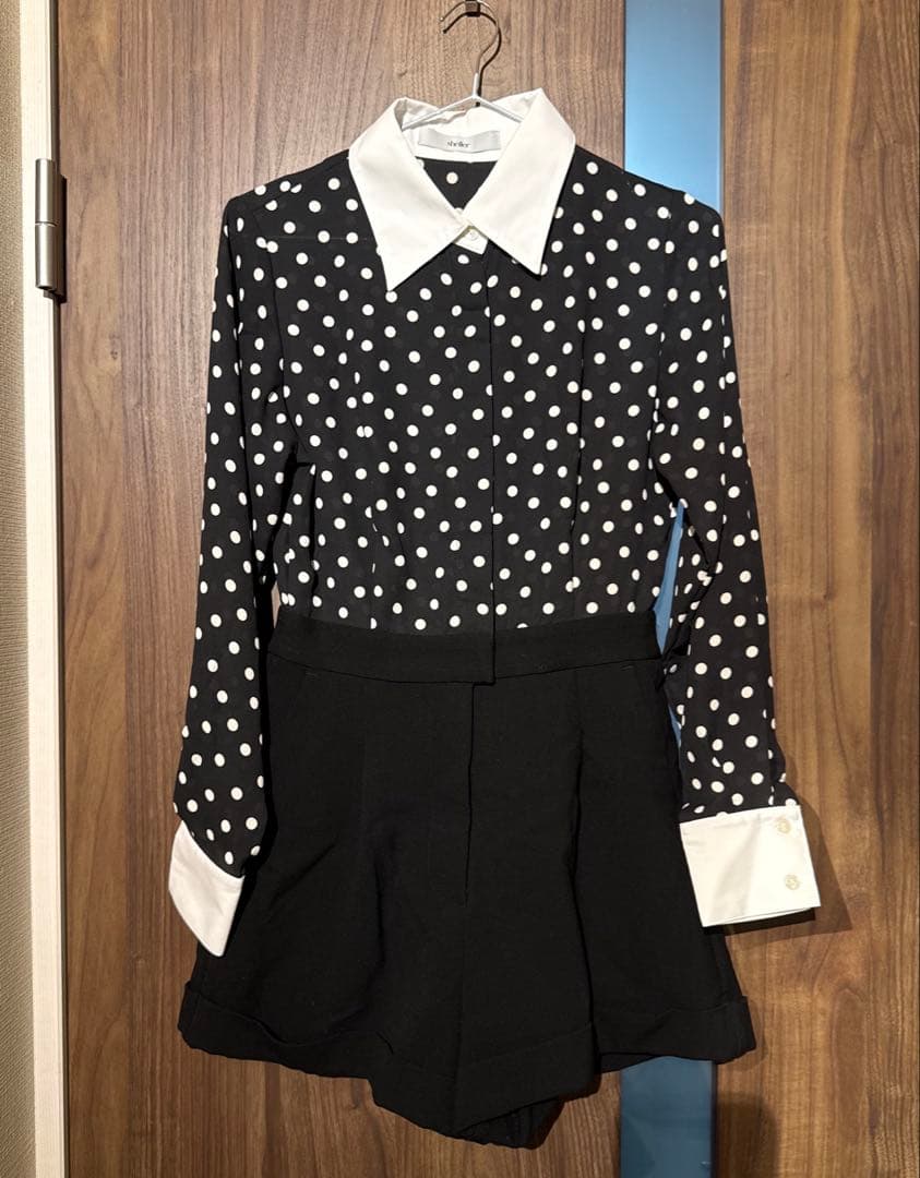 akinyan　激レア❣️ sheller ドットシャツオールインワン