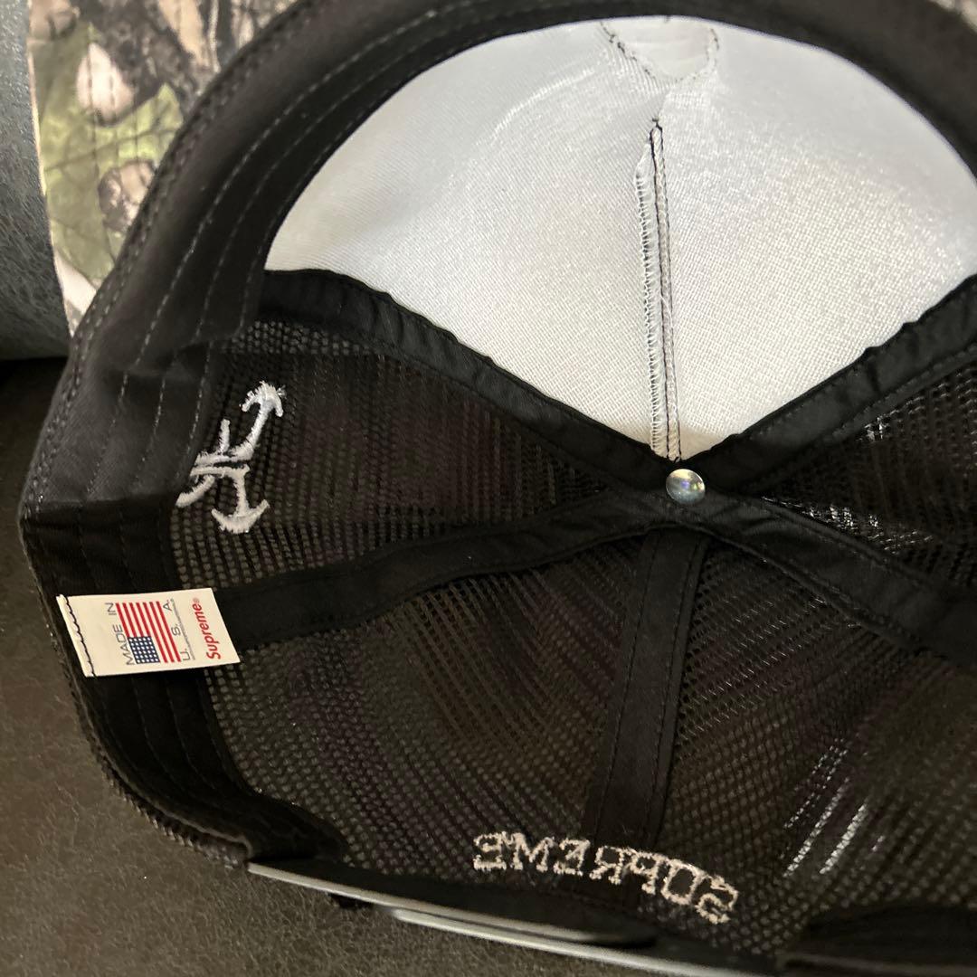 ￼ Supremeメッシュキャップピンナップガール
