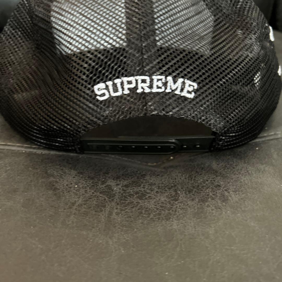 ￼ Supremeメッシュキャップピンナップガール