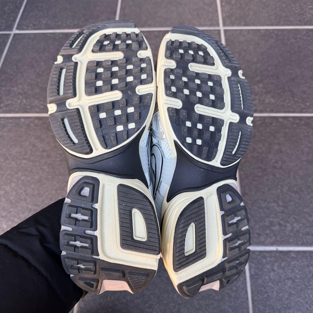 【美品】NIKE WMNS V2K RUN FD0736-100 25.5cm