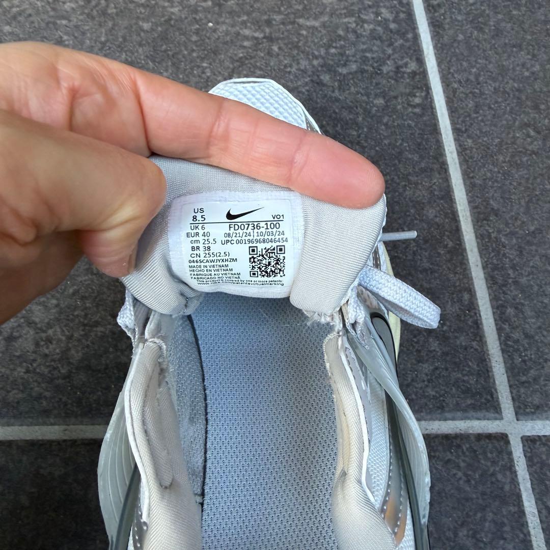 【美品】NIKE WMNS V2K RUN FD0736-100 25.5cm