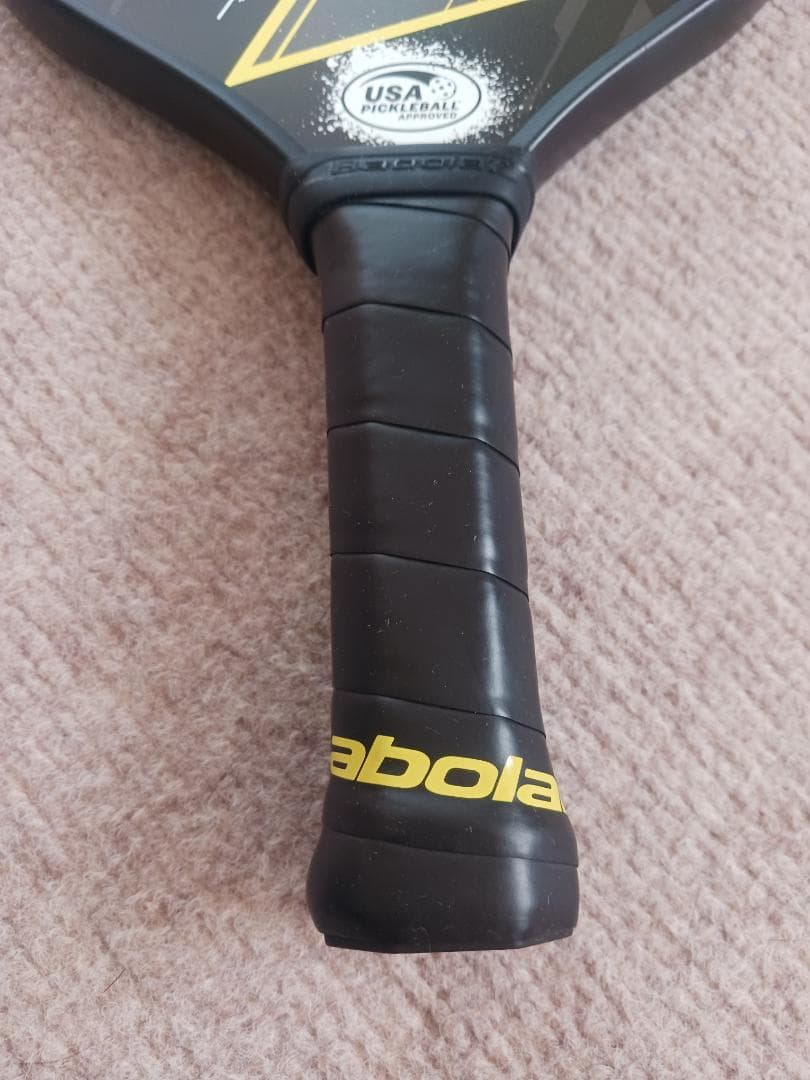 Babolat MNSTR ピックルボールパドル (ブラック/イエロー)