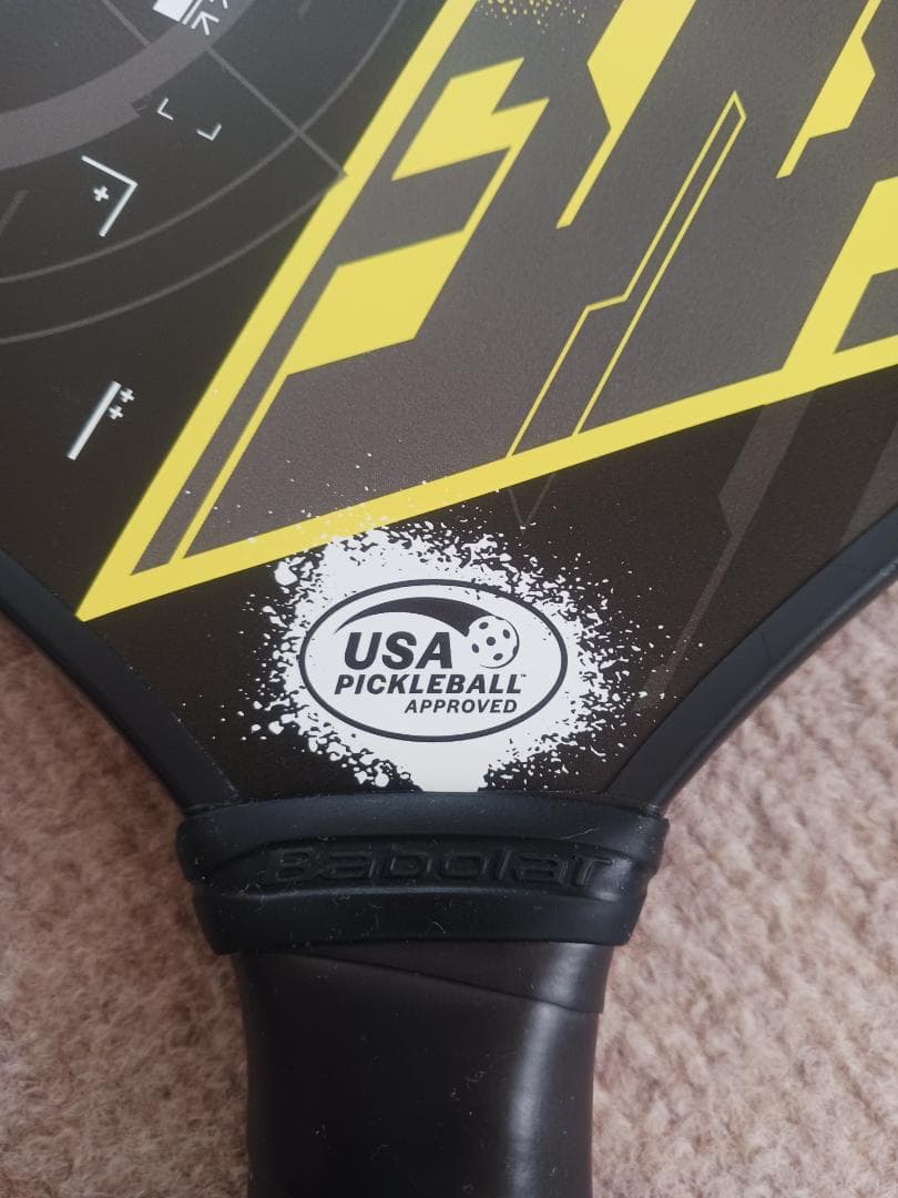 Babolat MNSTR ピックルボールパドル (ブラック/イエロー)