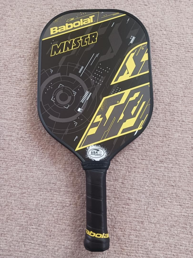 Babolat MNSTR ピックルボールパドル (ブラック/イエロー)