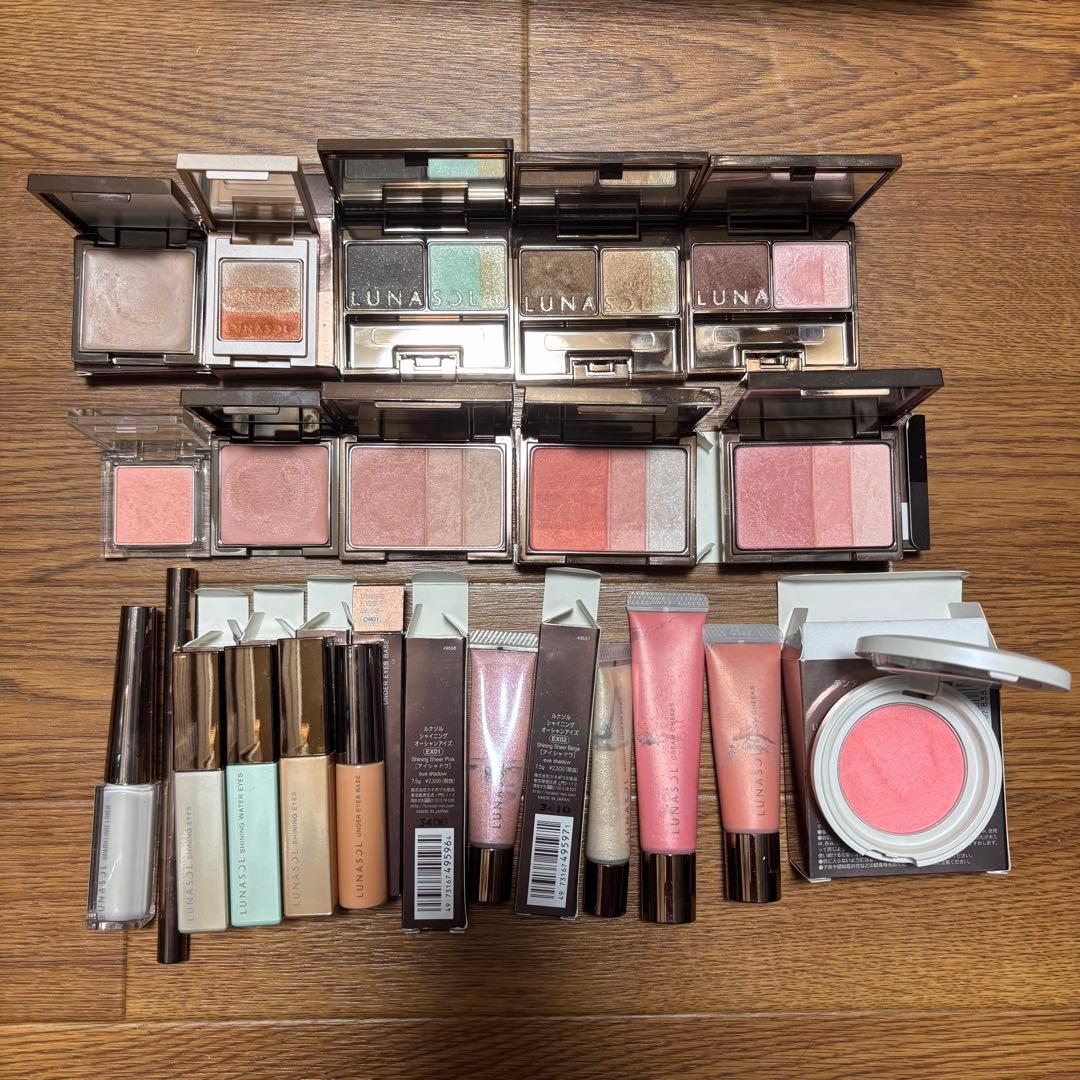 【週末限定2万円引き】カネボウ ルナソル チークアイシャドウなど80点セット