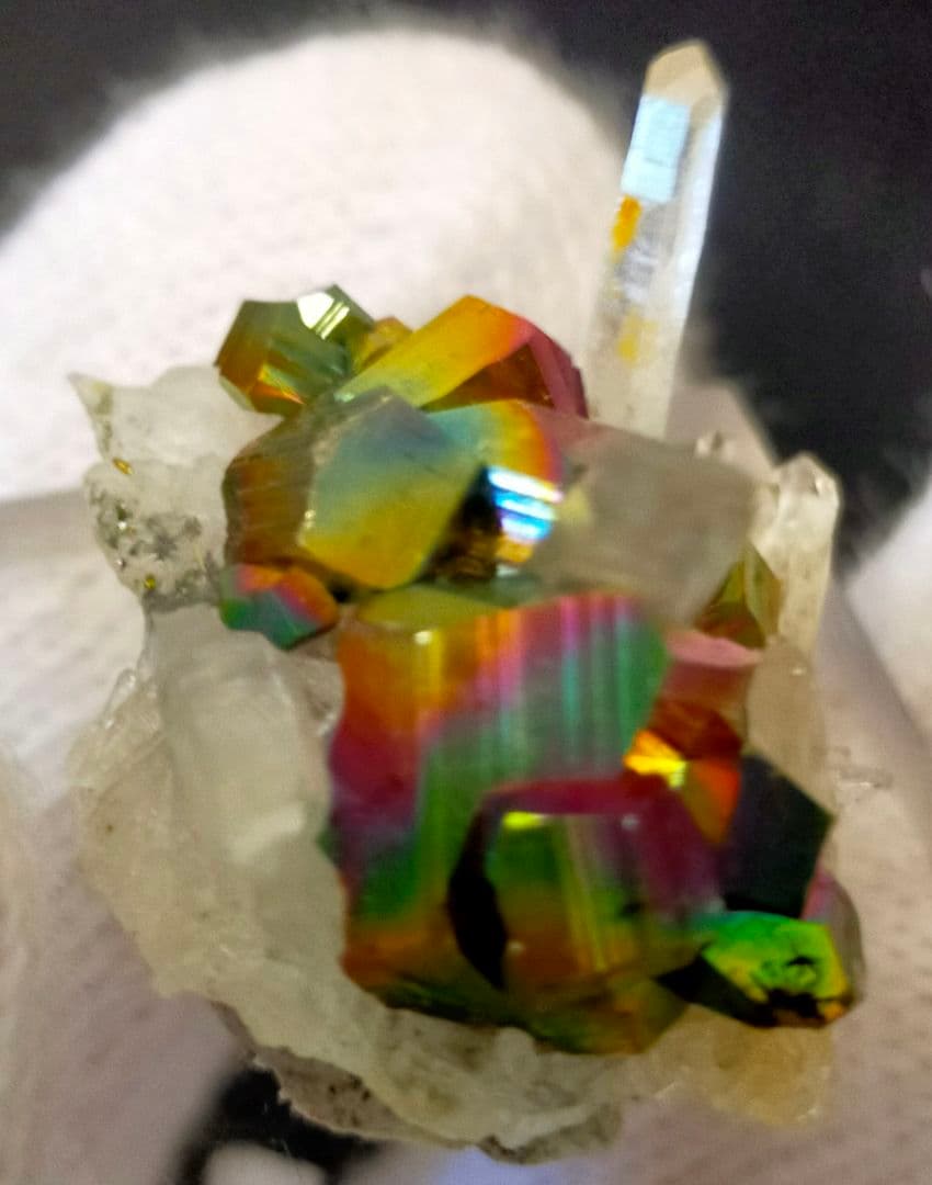笛*様 【コレクター向】レインボーパイライト 水晶クラスター 共生 インドネシア