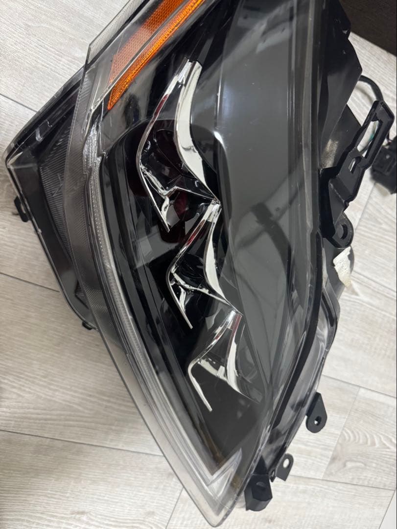 レクサスIS 左右　ヘッドライトセットGSE20 シーケンシャルウィンカー　三眼