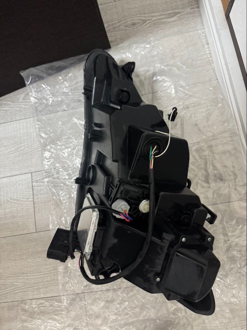 レクサスIS 左右　ヘッドライトセットGSE20 シーケンシャルウィンカー　三眼