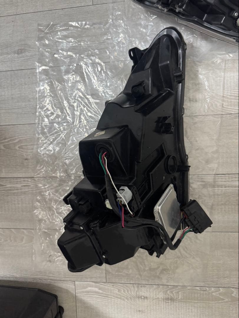 レクサスIS 左右　ヘッドライトセットGSE20 シーケンシャルウィンカー　三眼