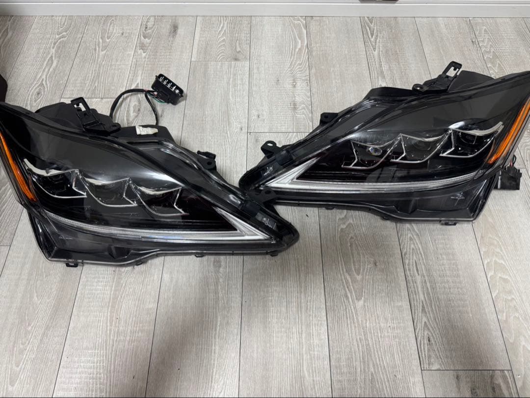 レクサスIS 左右　ヘッドライトセットGSE20 シーケンシャルウィンカー　三眼