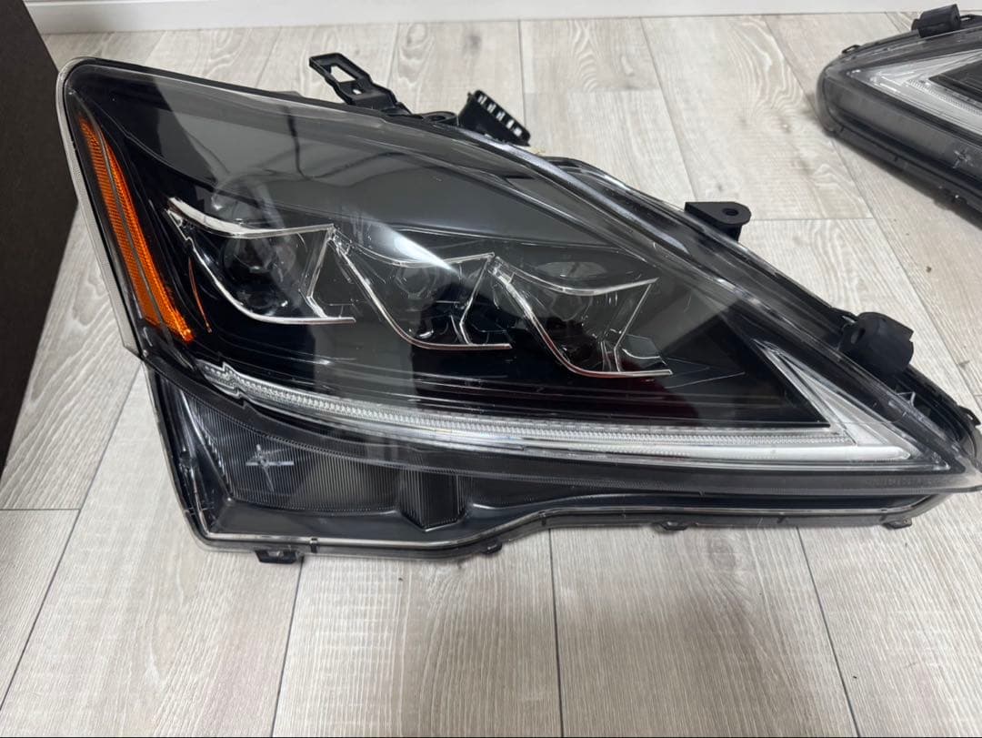 レクサスIS 左右　ヘッドライトセットGSE20 シーケンシャルウィンカー　三眼