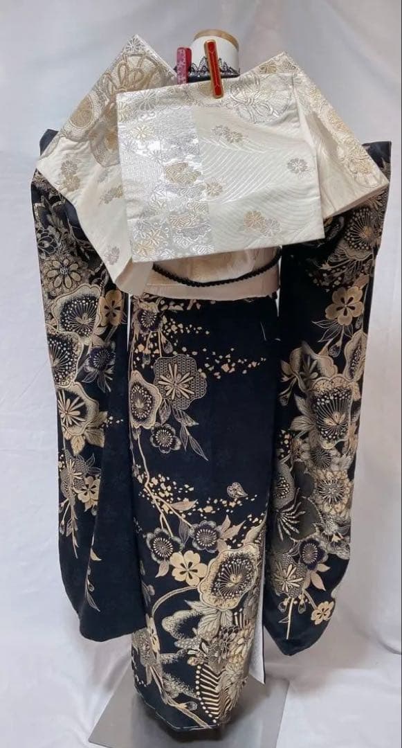 黒地 花柄刺繍 振袖 成人式　振袖6点セット　正絹 振袖フルセット