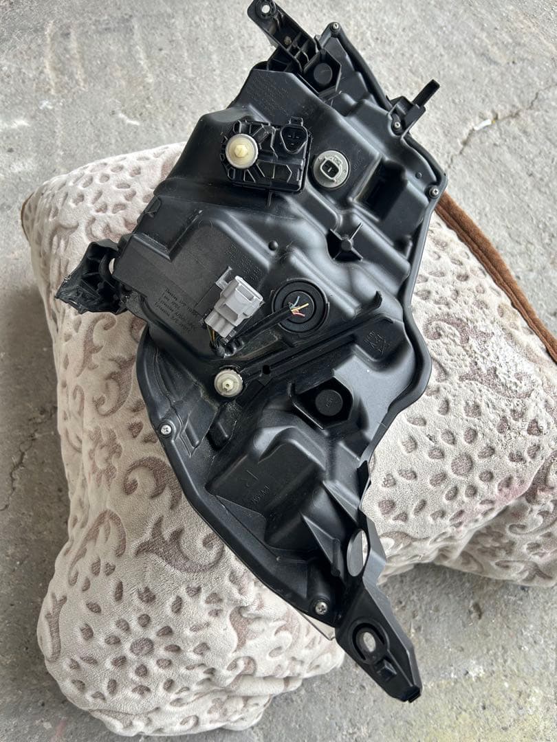 デイズルークス　B21A ヘッドライト右