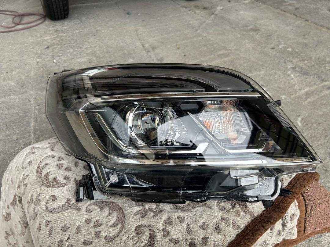 デイズルークス　B21A ヘッドライト右