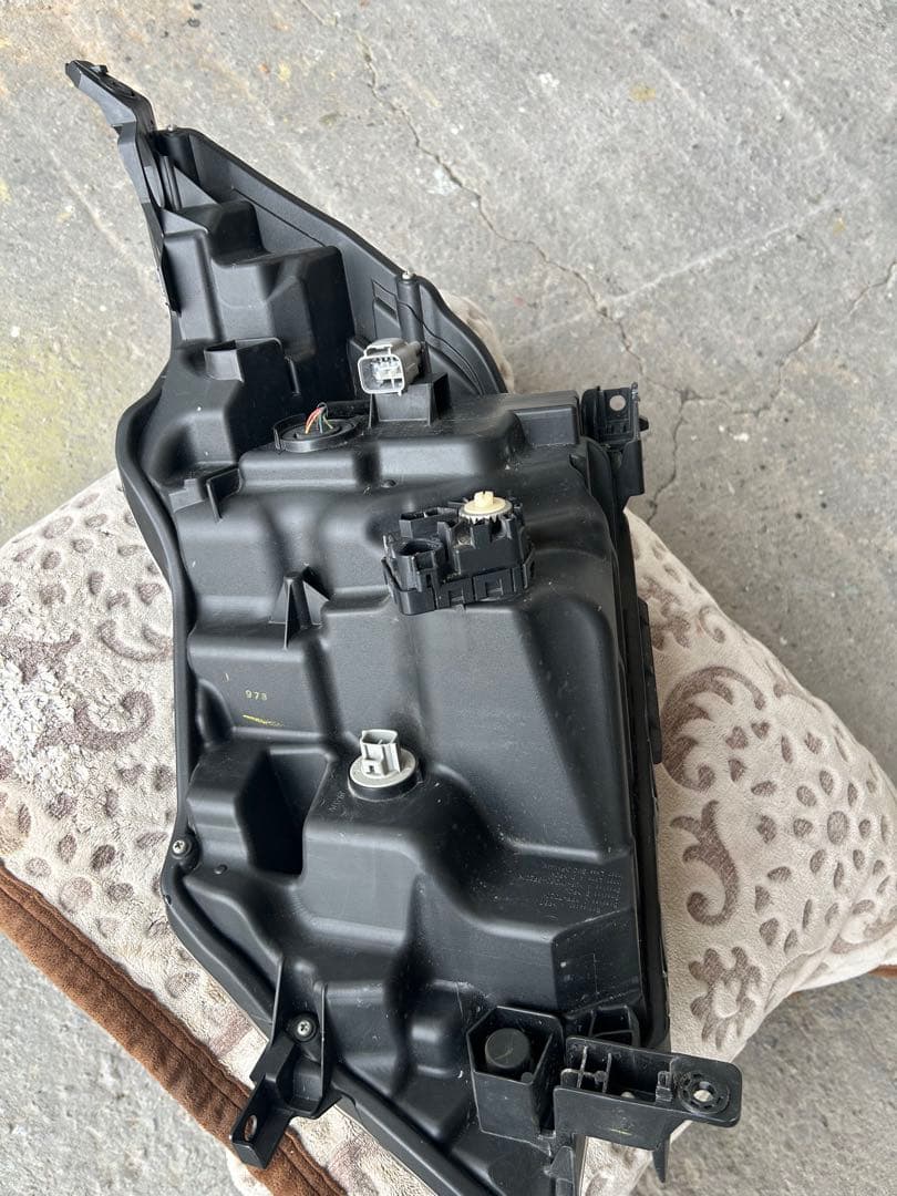 デイズルークス　B21A ヘッドライト右