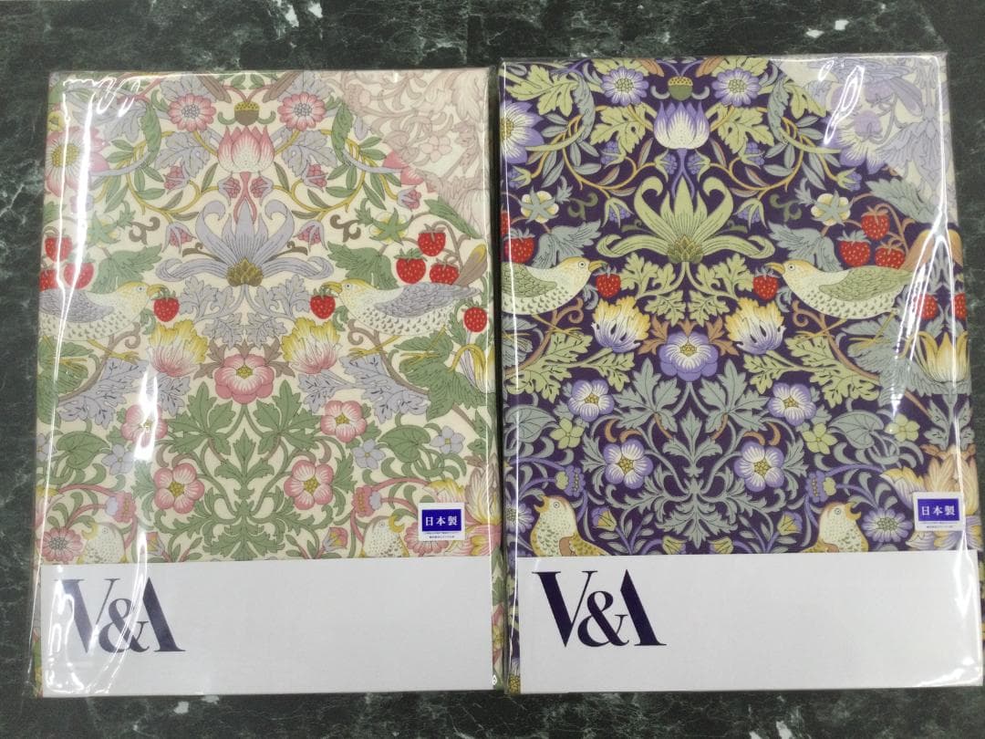V＆A　いちご泥棒　掛けふとんカバーNo.107 　2組　色違いセット