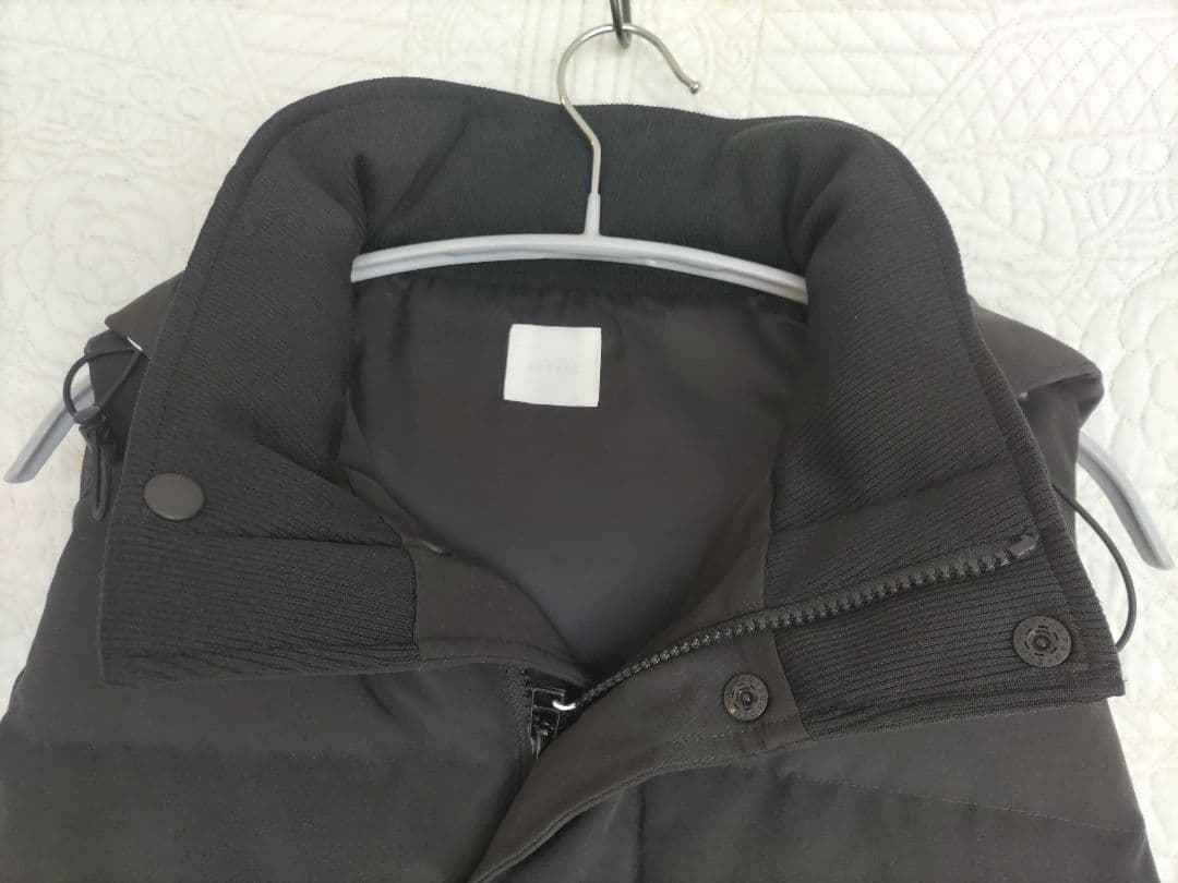 未使用　seeset フード付き黒ダウンベスト