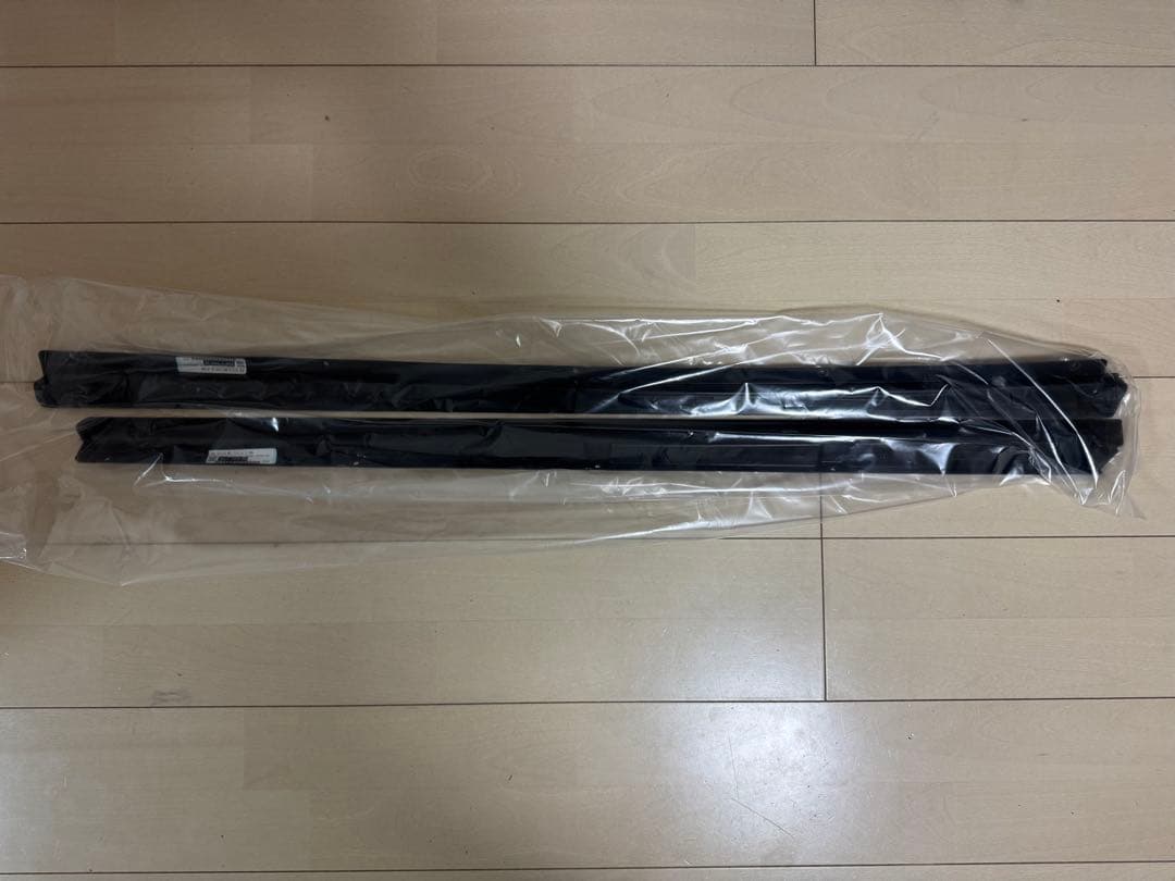 トヨタ　アルファード30系 後期　モデリスタ　サイドスカート　新品　運転席側のみ