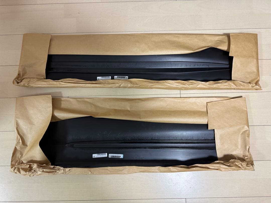 トヨタ　アルファード30系 後期　モデリスタ　サイドスカート　新品　運転席側のみ