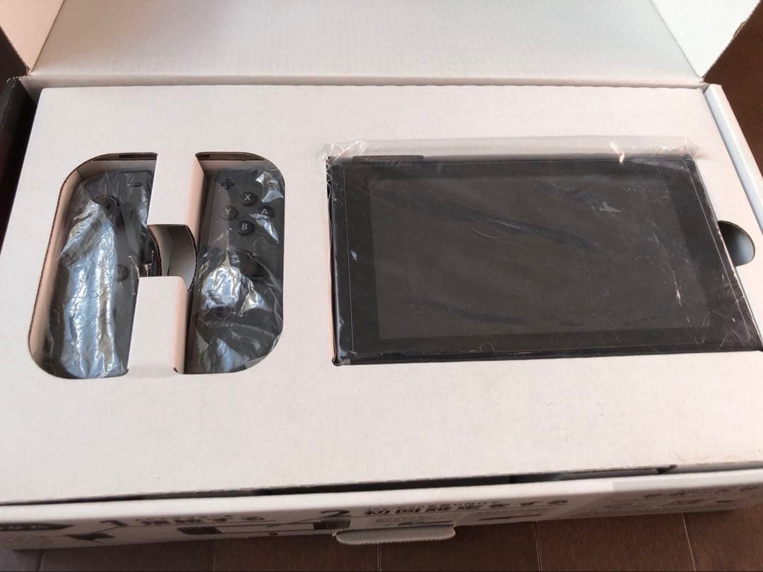 任天堂　Switch 本体