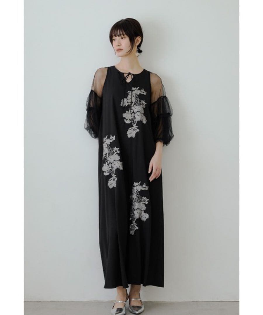 niana フラワー刺繍Aラインドレス チュール ボリューム袖 マタニティ 黒
