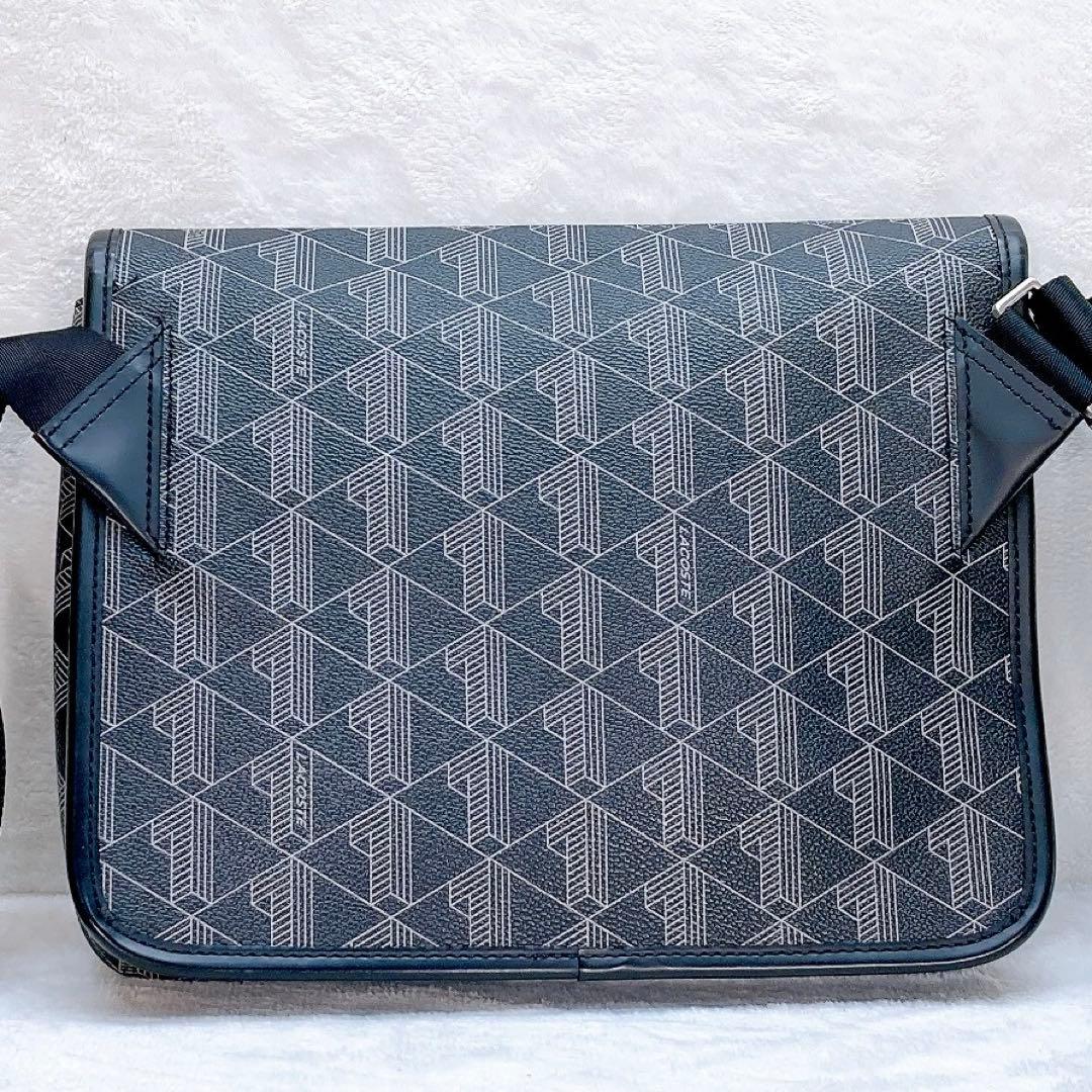 ✨美品✨ラコステ 幾何学模様 ショルダーバッグ フラップ メッセンジャー 総柄