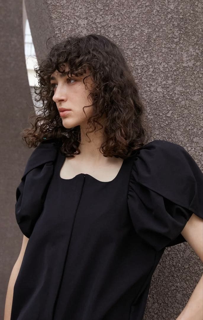 ELLIE ボリュームスリーブロンパース