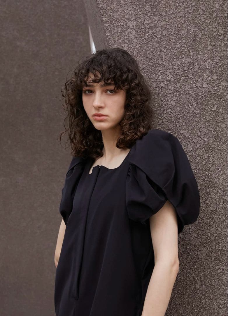 ELLIE ボリュームスリーブロンパース