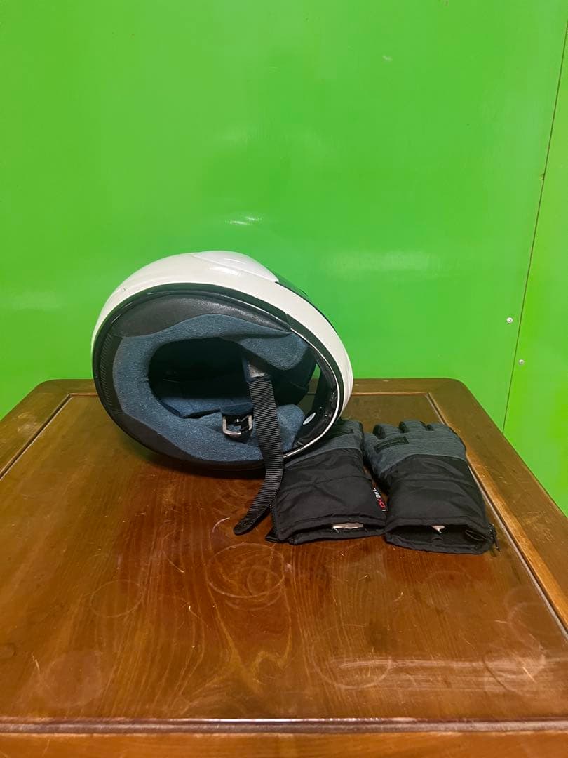 Arai Rapide ヘルメット ホワイト グローブ付き　中古品