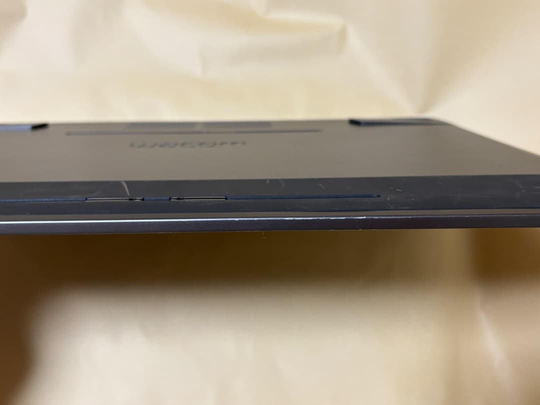 液タブ・ペンタブ Wacom Cintiq Pro 16 DTH-1620 ProPen Slim