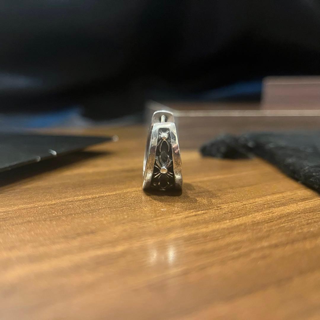 【正規品】Chrome Hearts ナローVバンドCHXピアス