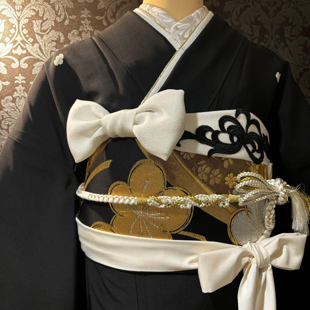 美品　黒地　無地　三つ紋　流行　逸品　振袖　フルセット 振り袖