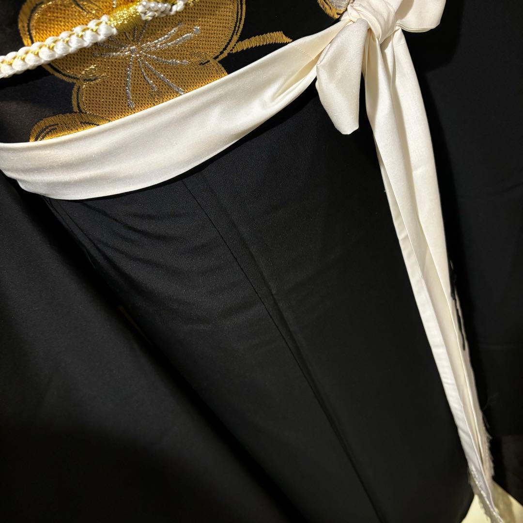 美品　黒地　無地　三つ紋　流行　逸品　振袖　フルセット 振り袖