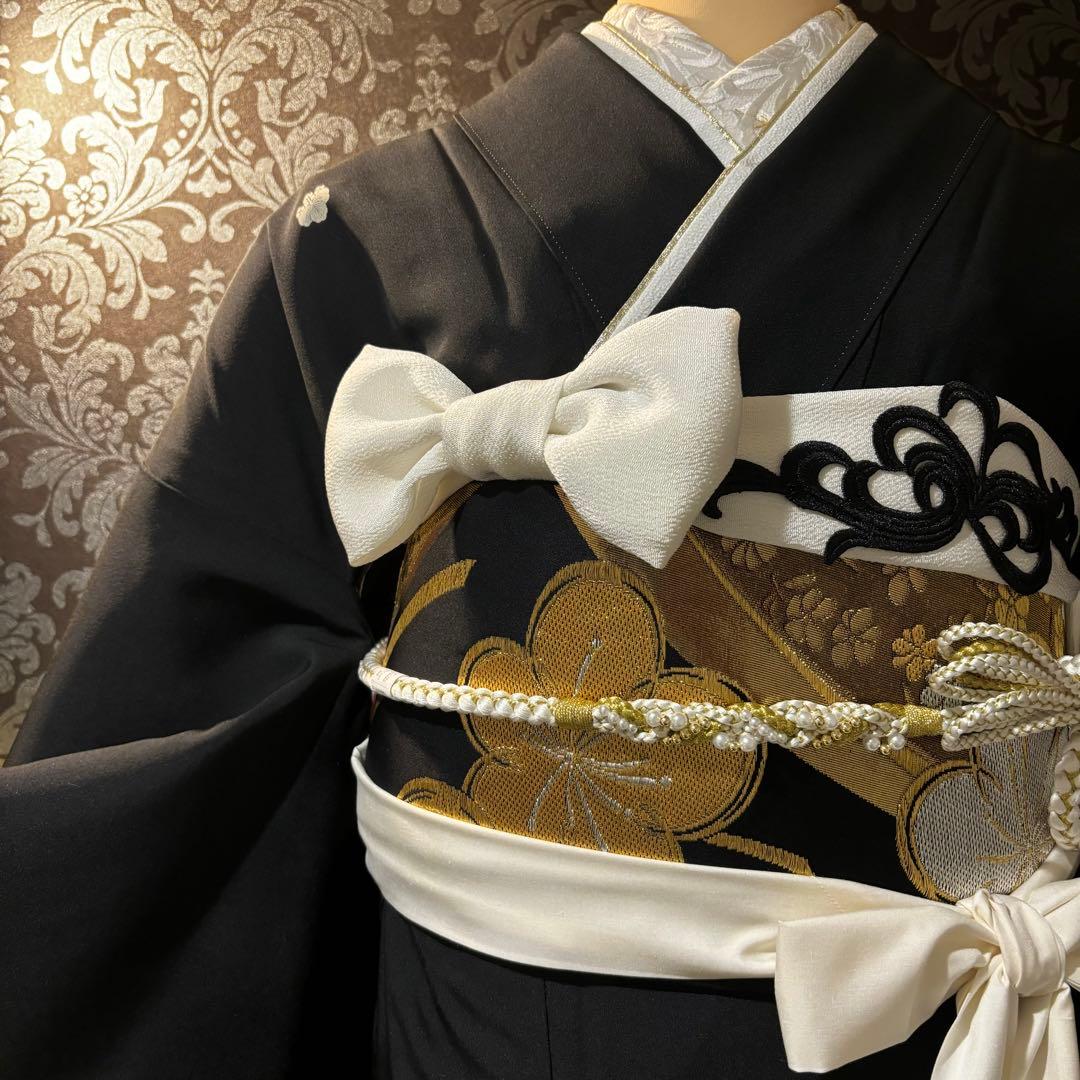 美品　黒地　無地　三つ紋　流行　逸品　振袖　フルセット 振り袖