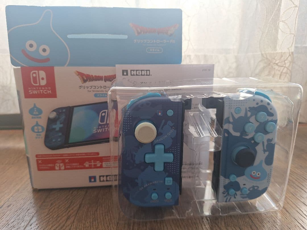 ドラゴンクエストミディアムポーチ＆グリップコントローラー Fit