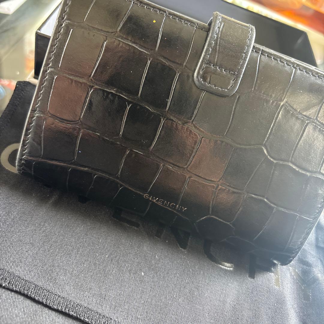 GIVENCHY 二つ折り財布 ブラック