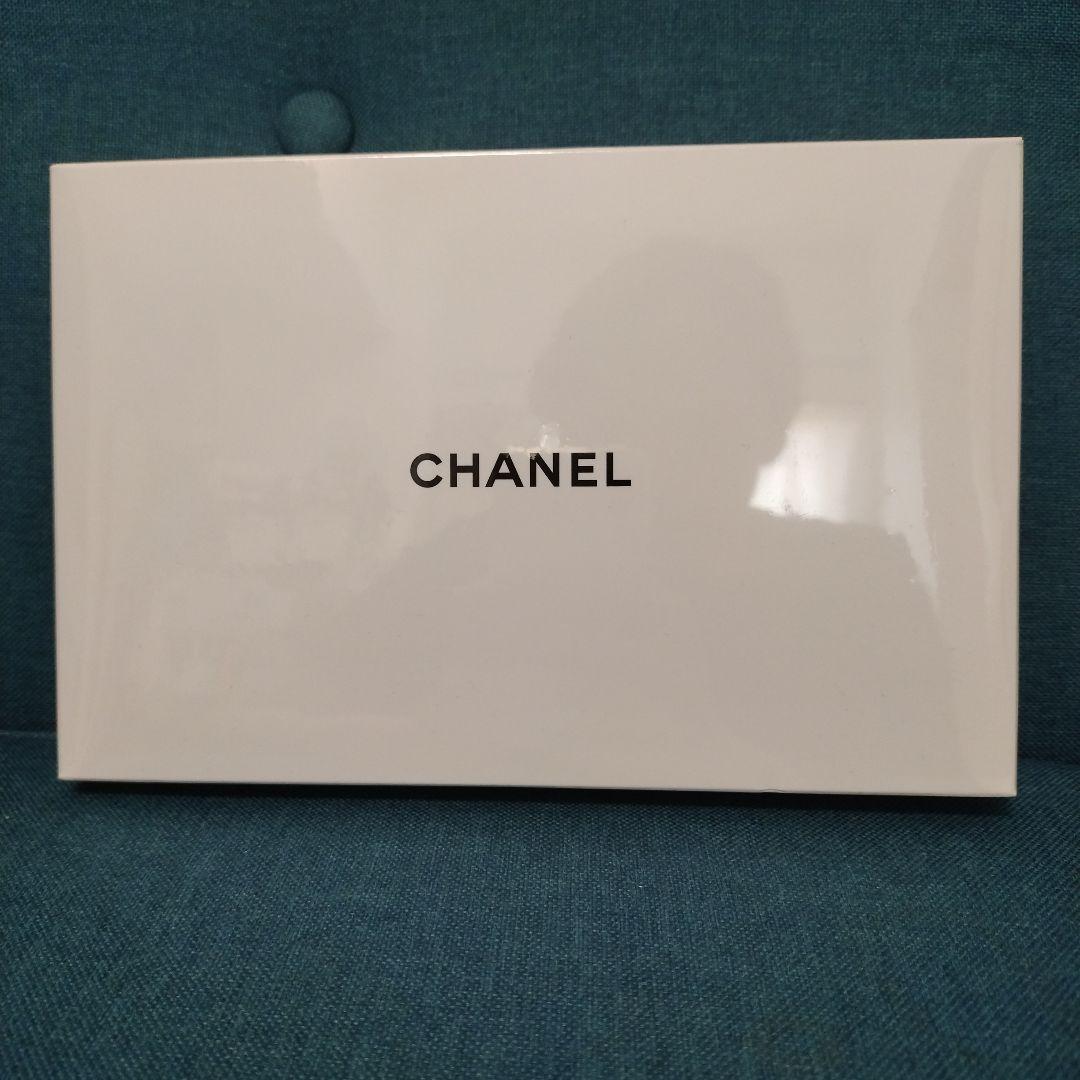 新品、未開封　CHANEL エッセンシャル ケア セット