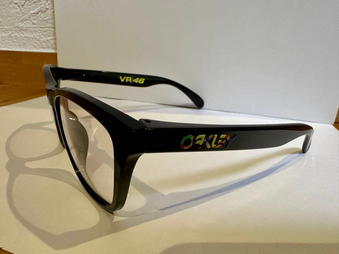 [モンエナ] OAKLEY frogskins VR46