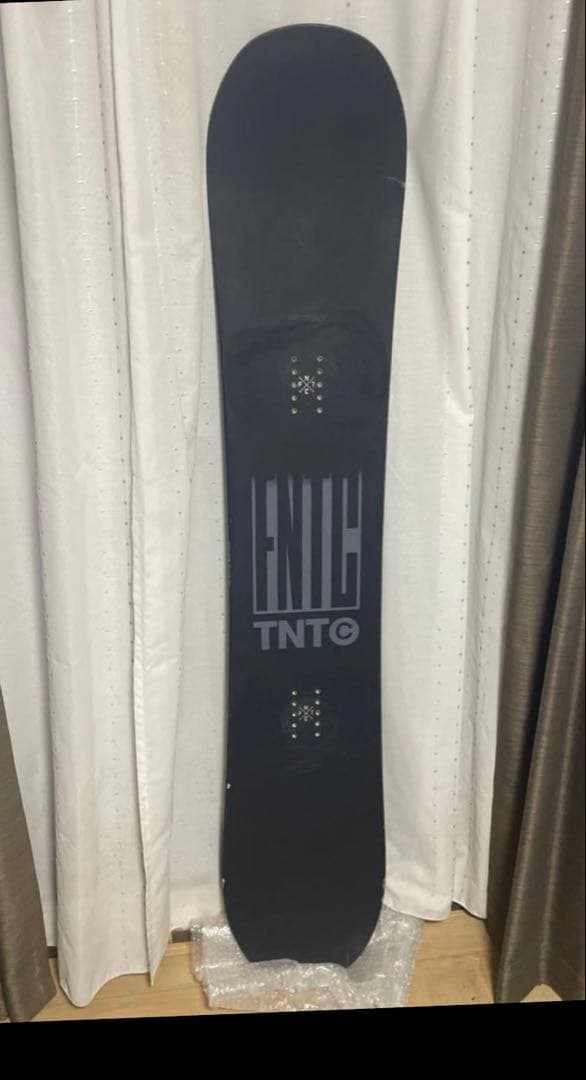 FNTC TNT Cスノーボード
