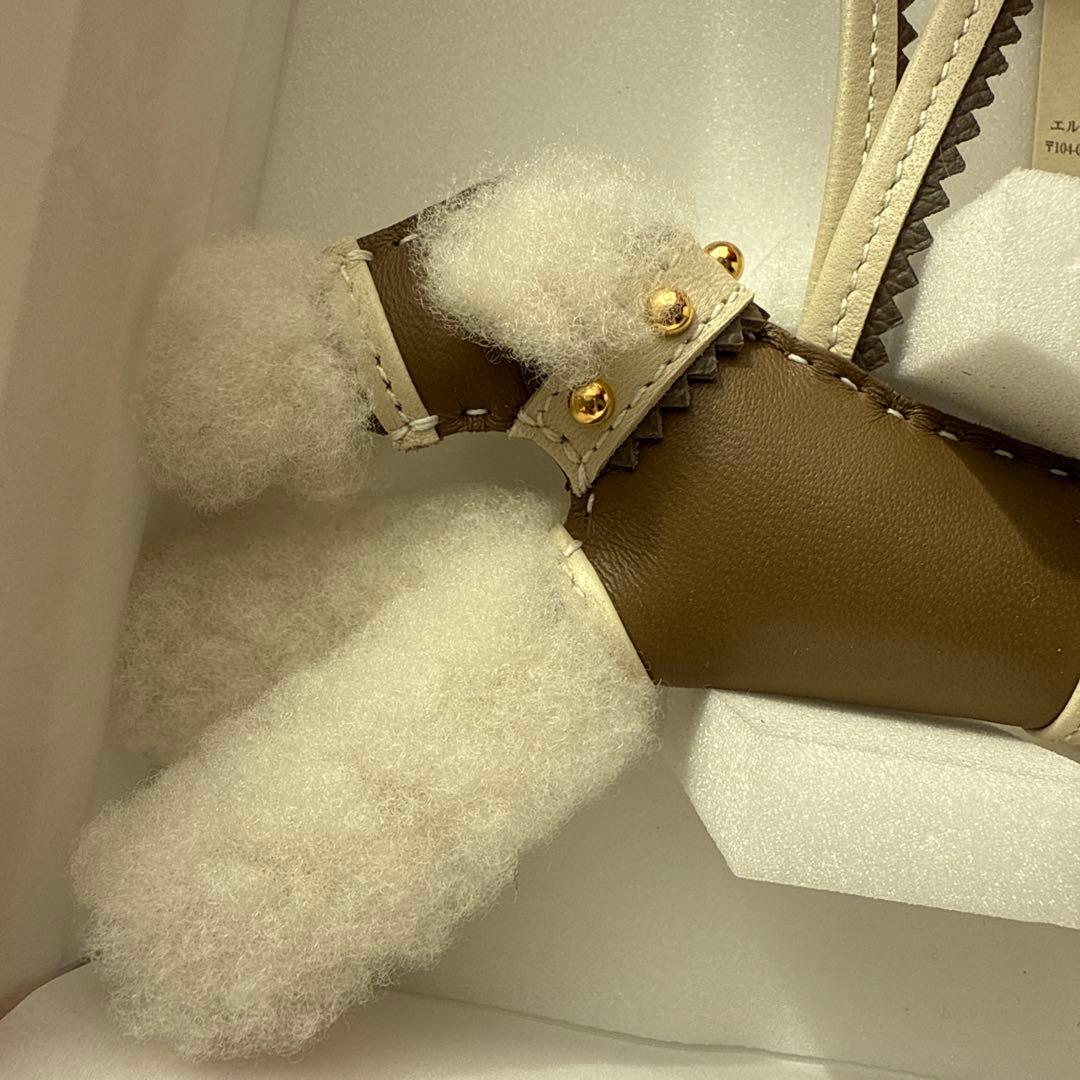 新品未使用HERMES バディ　チャーム　エピック　スタッズ首輪付き　エトゥープ
