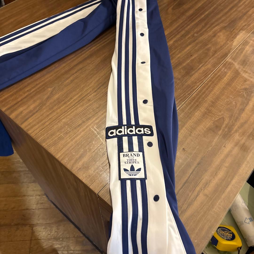 adidas トリプルストライプ ジャージパンツ　値下げしました