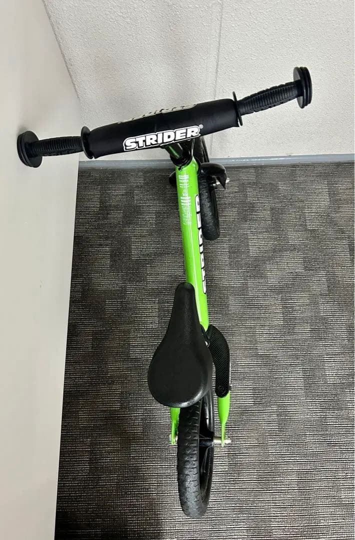 ストライダー スポーツモデル 12インチ グリーン